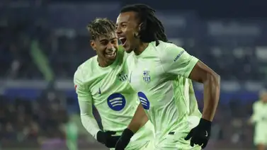 Jules Kounde revela como el Barcelona y Hansi Flick lograron cambiarle el chip a su estilo de juego Jules Kounde revela como el Barcelona y Hansi Flick lograron cambiarle el chip a su estilo de juego