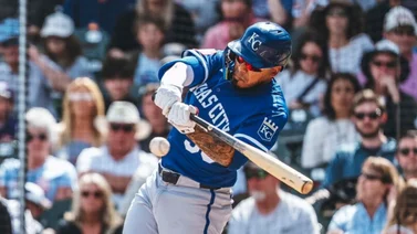 MLB: Harold Castro no para de batear y sigue peleando un puesto en Kansas City (+Video)