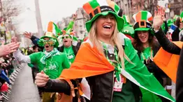 Día de San Patricio en EEUU: Más que cerveza verde y tréboles