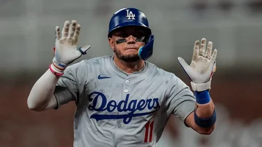 MLB: Miguel Rojas suena el primer batazo de la temporada 2025