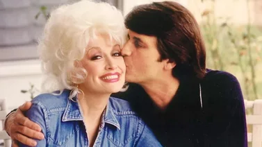 Dolly Parton se conmueve hasta las lágrimas por homenaje a su difunto esposo 