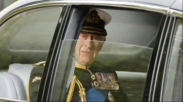 El rey Carlos III fue visto en Buckingham tras ser hospitalizado