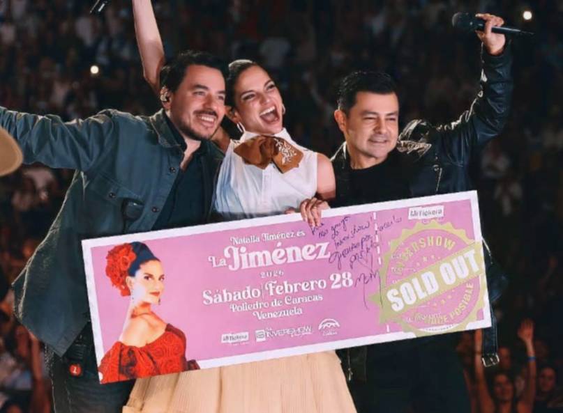 Natalia Jiménez hizo latir el Poliedro con una noche de amor, rancheras y nostalgia