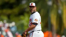 MLB: Albert Suárez consigue otra victoria y luce intratable en el Spring Training