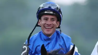 ¡Imparable! Junior Alvarado domina la escena de grado en Florida ¡Imparable! Junior Alvarado domina la escena de grado en Florida