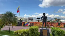 Domingo de Clásicos en La Rinconada: Los mejores potros y potrancas saltan a la pista