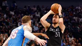 Klay Thompson supera a Ray Allen en la tabla de triples 