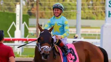 Dylan Davis logra su primera victoria tras superar una grave lesión Dylan Davis logra su primera victoria tras superar una grave lesión