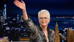 Jamie Lee Curtis causa sensación al mostrar su busto en Instagram