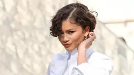 Zendaya reaparece en público y confirma su boda con exclusivo anillo 