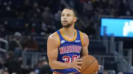 Stephen Curry estará fuera al menos 10 días más por su lesión de rodilla