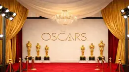 Famoso actor español debuta en los Oscar 2026 y rompe el protocolo con su look