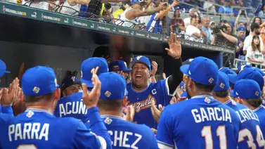 Clásico Mundial: Salvador Pérez bautizado tras el campeonato de Venezuela Clásico Mundial: Salvador Pérez bautizado tras el campeonato de Venezuela