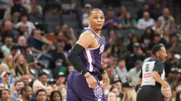 Russell Westbrook entra al Top 5 histórico de asistencias