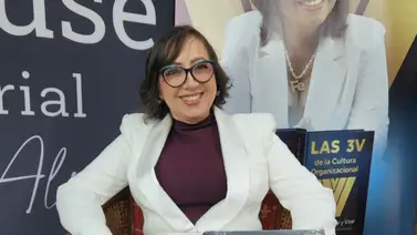 Laura La Rosa presenta su libro "Las 3 V de la Cultura Organizacional" Laura La Rosa presenta su libro "Las 3 V de la Cultura Organizacional"