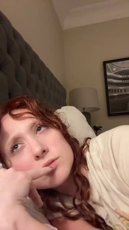 Famoso futbolista arremetió en contra de Chappel Roan y su equipo 