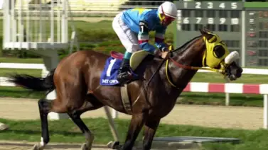 Tal día como hoy: "La máquina corredora" desafió las leyes de la física con 60 kilos en el lomo Tal día como hoy: "La máquina corredora" desafió las leyes de la física con 60 kilos en el lomo