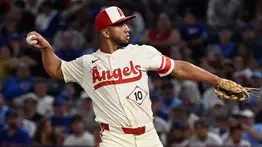 MLB: Oswald Peraza presiona por la titularidad en la segunda base de los Angelinos