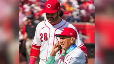 MLB: David Concepción visita el estadio de Cincinnati en el Opening Day y Eugenio Suárez tiene lindo gesto MLB: David Concepción visita el estadio de Cincinnati en el Opening Day y Eugenio Suárez tiene lindo gesto
