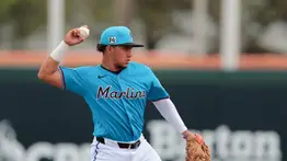 MLB: Javier Sanoja brilla en el inicio de temporada y recibe su Guante de Oro