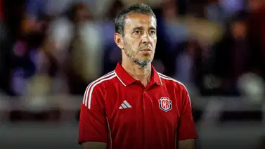 ¡Otro desastre! Así fue el bochornoso debut de 'Bocha' Batista en Costa Rica ¡Otro desastre! Así fue el bochornoso debut de 'Bocha' Batista en Costa Rica