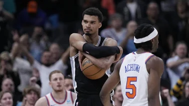 NBA: ¿Mala intención? Esto dijo Victor Wembanyama por la multa que recibió tras lanzar el balón a las gradas luego de vencer a Knicks