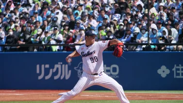 NPB: Este lanzador venezolano debutó a lo grande en el beisbol de Japón