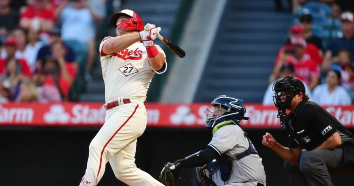 Mike Trout hits a home run and walks it off for CF at Loan Depot Park (+Video)