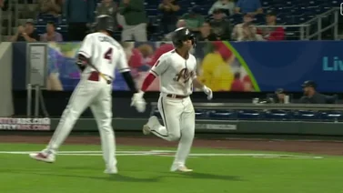 MLB: ¡Qué manera de estrenarse! casi se va del campo la primera conexión de Jorge Barrosa (+videos)