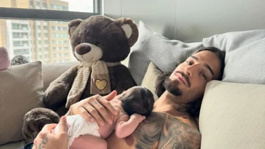 Maluma muestra por primera vez la cara de su hija París