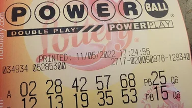 ¿Quieres ganar el Powerball? Estos son los números que tienes que comprar según la IA