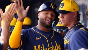MLB: Jackson Chourio destrona a Miguel Cabrera al conectar este cuadrangular (+Video)