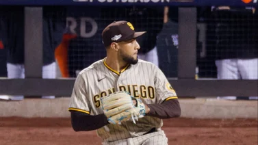MLB: ¡Puras piedras! Robert Suárez se apunta un nuevo salvamento (+video)