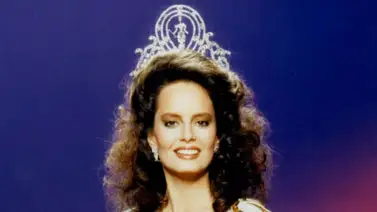 A los 58 años la Miss Universo 1987 Cecilia Bolocco causa revuelo en diminuto bikini A los 58 años la Miss Universo 1987 Cecilia Bolocco causa revuelo en diminuto bikini