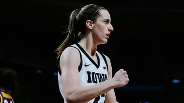 ¡Espectacular! Exhibición de Caitlin Clark para llevar a Iowa a la final de la NCAA