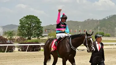 Robert Capriles regresó con victoria al óvalo de La Rinconada Robert Capriles regresó con victoria al óvalo de La Rinconada