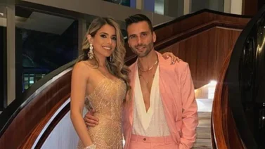 Así anunciaron Christian Daniel y Stephanie Font la visita de la cigüeña (+Video)