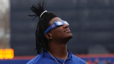 MLB: ¡A mirar al cielo! Así vieron los peloteros venezolanos de Mets el Eclipse Solar (+Fotos)
