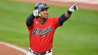 MLB: ¡Dantesco! José Ramírez castiga a los Medias Blancas con este bambinazo (+video)