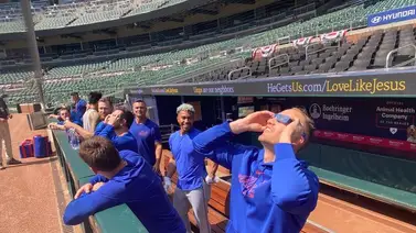 MLB: Así ven el eclipse los jugadores de los Mets de Nueva York MLB: Así ven el eclipse los jugadores de los Mets de Nueva York