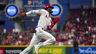MLB: ¡Sin frenos! Mira el jonrón dentro del campo de Elly De La Cruz (+Video)