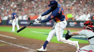 MLB: ¡Directo a la luna! Yordan Álvarez conecta un jonrón de otro planeta (+Video)