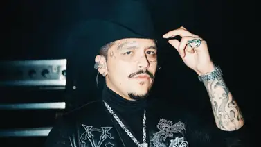 ¡Impresionante! Nodal se tapa los tatuajes y así se ve actualmente ¡Impresionante! Nodal se tapa los tatuajes y así se ve actualmente