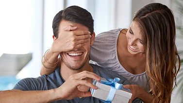 30 ideas de regalos para hombres que pueden servirte en este 2024