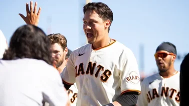 MLB: ¡Qué historia! Wilmer Flores conoce a su fan número uno en San Francisco (+Video)