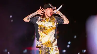 Peso Pluma es castigado en redes sociales por instar al público a usar drogas Peso Pluma es castigado en redes sociales por instar al público a usar drogas