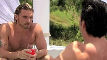 ¡Sin miedo al qué dirán! A sus 53 años, Julián Gil bota el plumero en Francia (+Fotos)