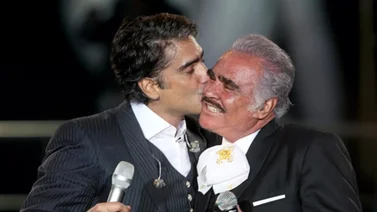 Alejandro Fernández conmueve con inédita fotografía junto a su padre Vicente