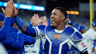 MLB: Salvador Pérez silencia a sus críticos y mejora considerablemente en esta estadística defensiva (+Video) 