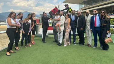 Vino tinto consigue su primer triunfo en el Clásico Juan Vicente Tovar GIII